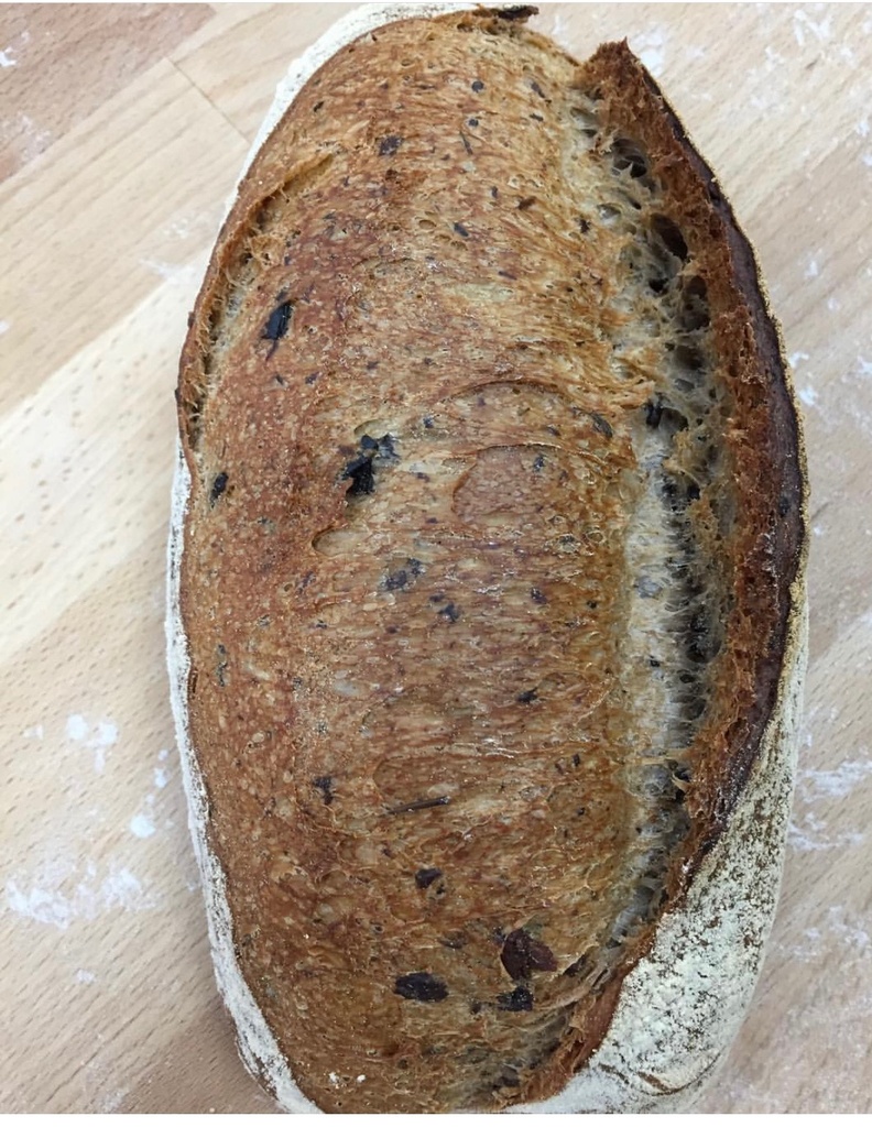 Pan Kalamata de Masa Madre (cortado)